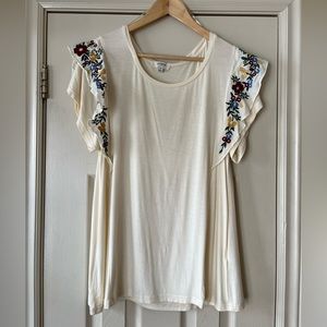 Women’s shirt with Embroidered sleeves